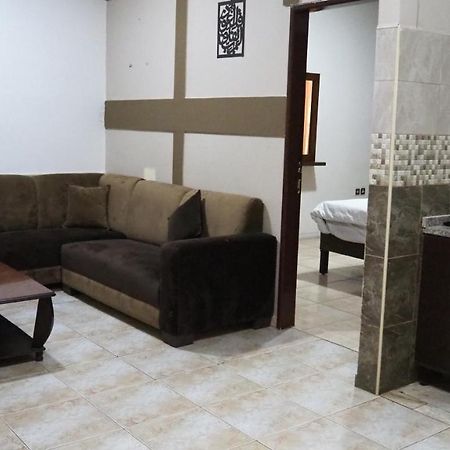 Al Fawanes Hotel Apartments Amman Eksteriør bilde
