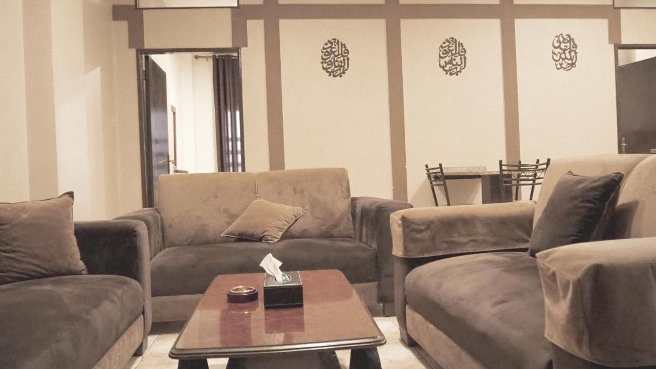 Al Fawanes Hotel Apartments Amman Eksteriør bilde