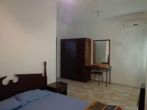 Al Fawanes Hotel Apartments Amman Eksteriør bilde
